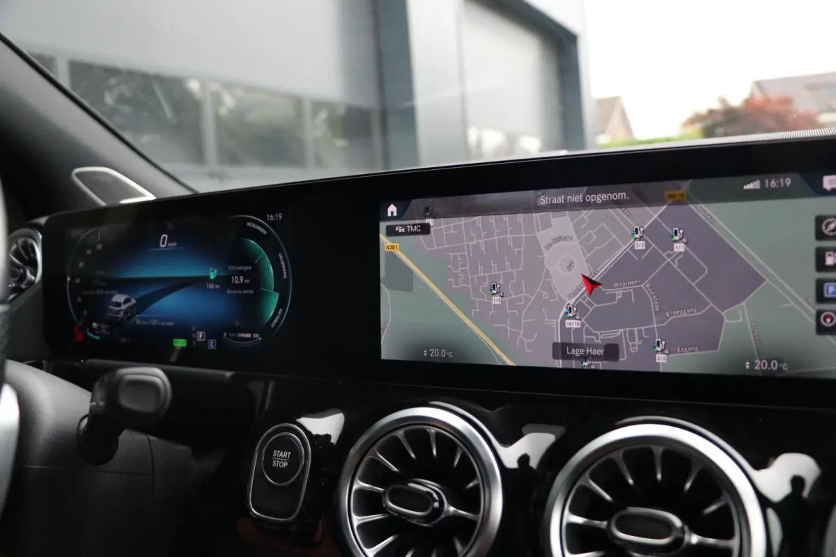350 4MATIC AMG Line 67 kWh Panodak Headup Trekhaak 360View Widescreen Sfeerverlicht 1800KG Trekgewicht 96000KM BJ2022
