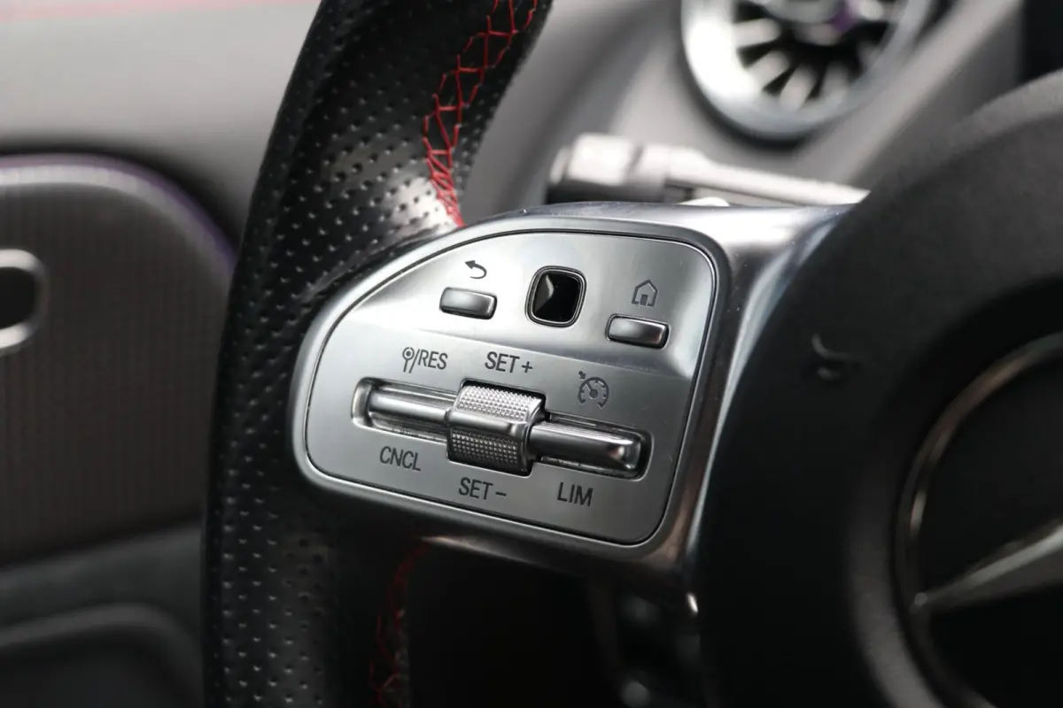 350 4MATIC AMG Line 67 kWh Panodak Headup Trekhaak 360View Widescreen Sfeerverlicht 1800KG Trekgewicht 96000KM BJ2022