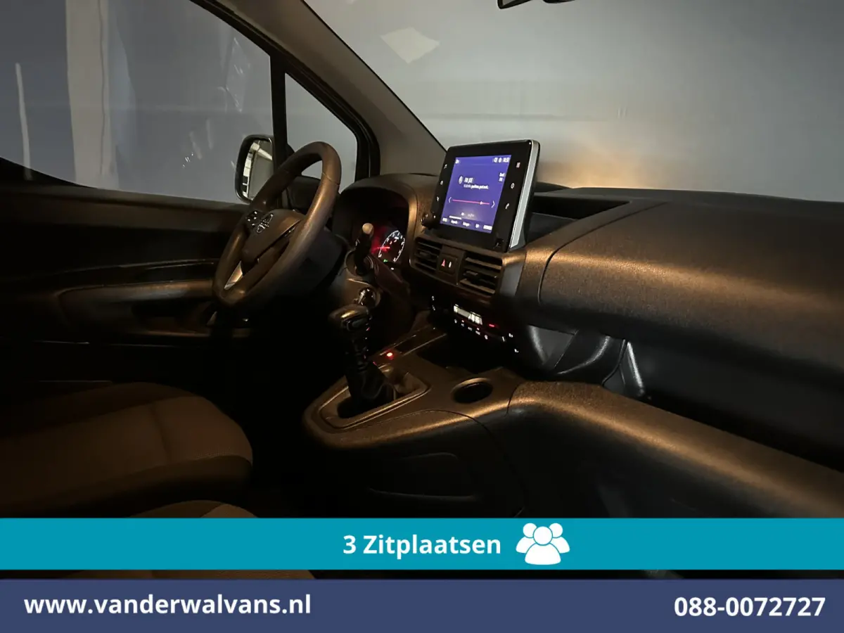 1.5D 102pk L1H1 Euro6 Airco | 3-Zits | Camera | Navigatie | Apple Carplay | 1500kg Trekhaak | Cruisecontrol Android Auto, Parkeersensoren, Bijrijdersbank