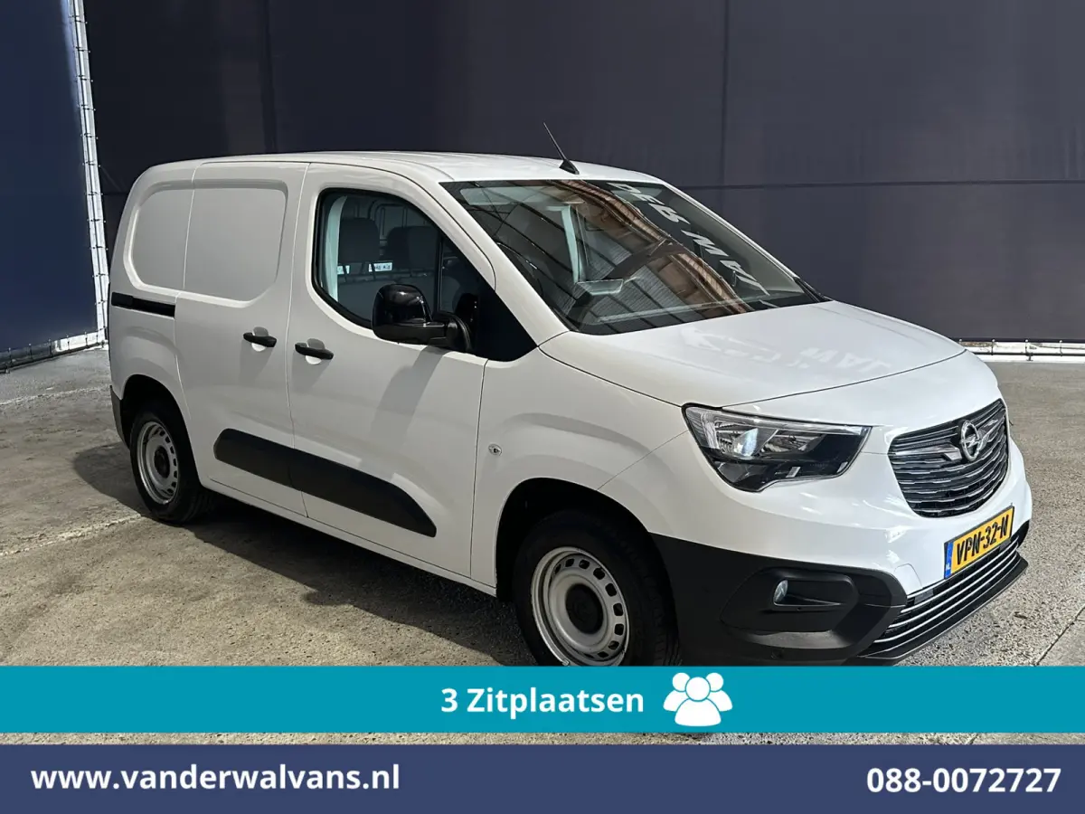 1.5D 102pk L1H1 Euro6 Airco | 3-Zits | Camera | Navigatie | Apple Carplay | 1500kg Trekhaak | Cruisecontrol Android Auto, Parkeersensoren, Bijrijdersbank