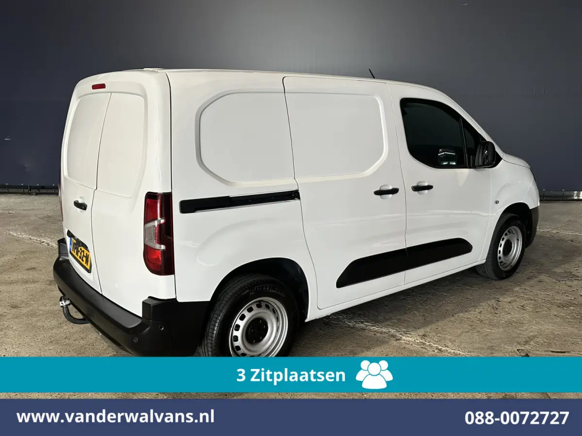 1.5D 102pk L1H1 Euro6 Airco | 3-Zits | Camera | Navigatie | Apple Carplay | 1500kg Trekhaak | Cruisecontrol Android Auto, Parkeersensoren, Bijrijdersbank