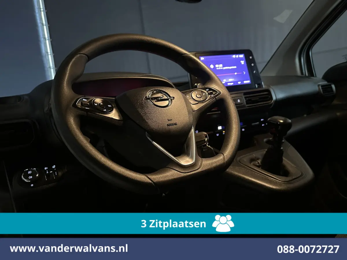 1.5D 102pk L1H1 Euro6 Airco | 3-Zits | Camera | Navigatie | Apple Carplay | 1500kg Trekhaak | Cruisecontrol Android Auto, Parkeersensoren, Bijrijdersbank