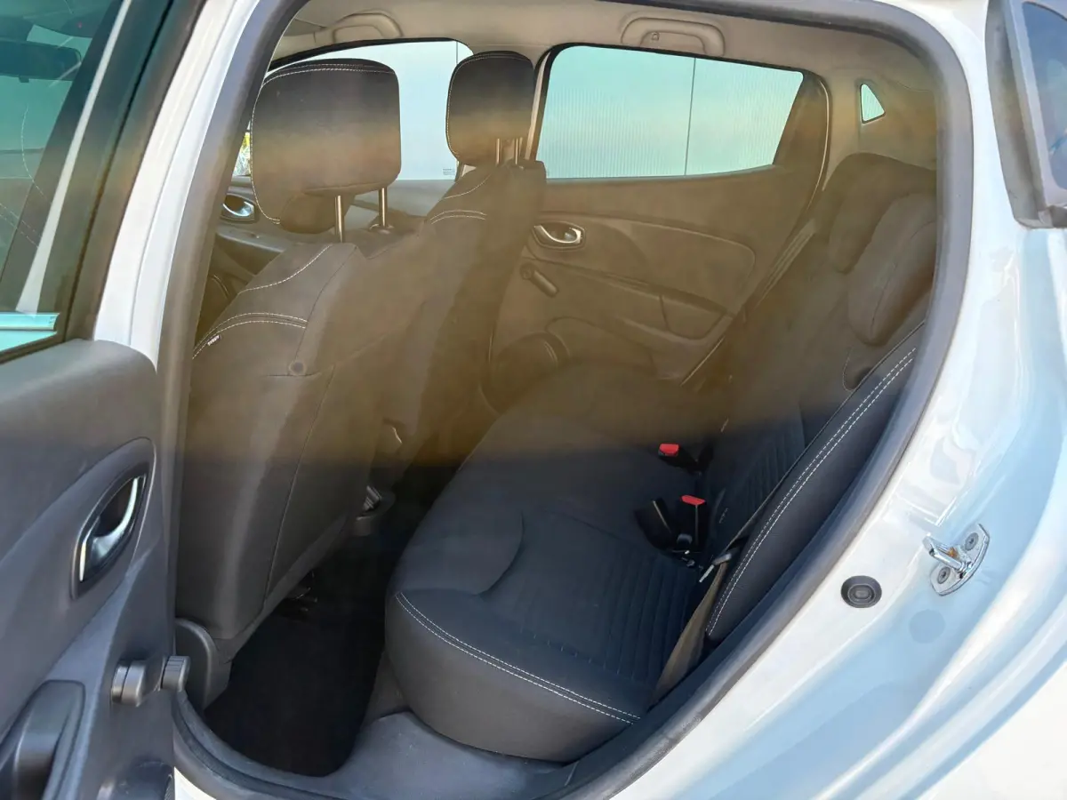 0.9 TCe Limited Navigatie/Bluetooth/Parkeerhulp/Cruise-control