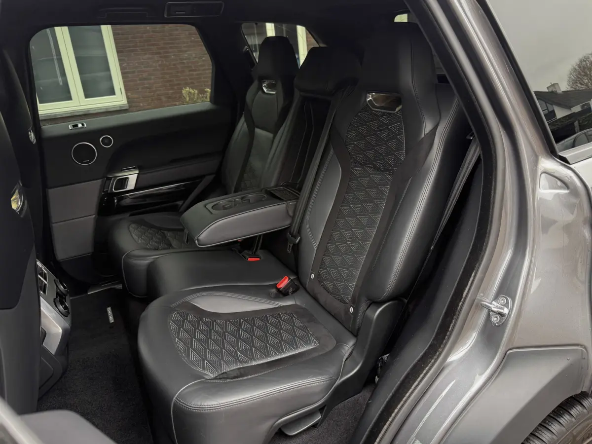5.0 V8 SC SVR 576 PK ! Facelift ! Carbon ! Pano, Cruis, Airco, Stoelverw voor + achter!