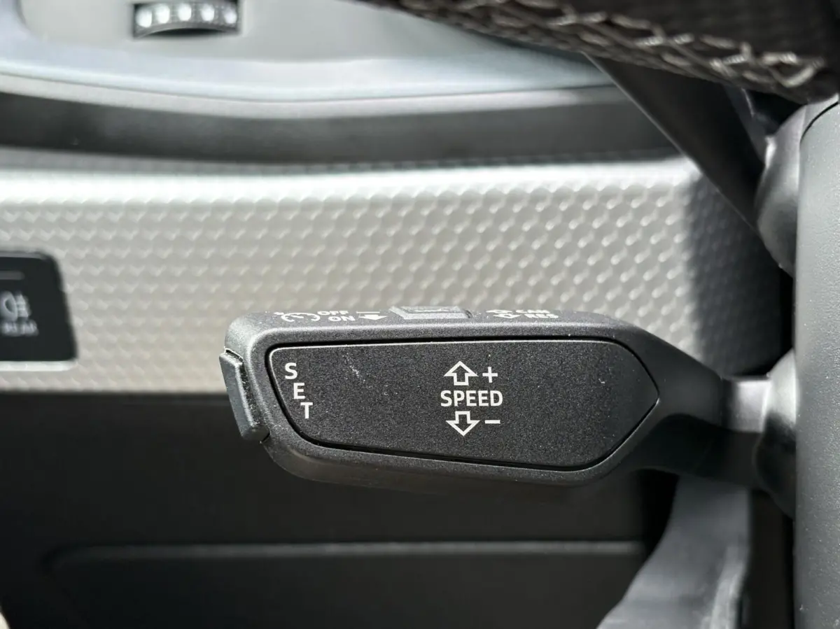 25 TFSI 95pk S Edition | Smartphone interface | Full LED | Zwart optiek | Cruise Control