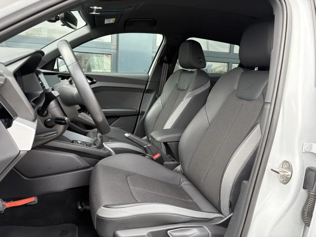 25 TFSI 95pk S Edition | Smartphone interface | Full LED | Zwart optiek | Cruise Control
