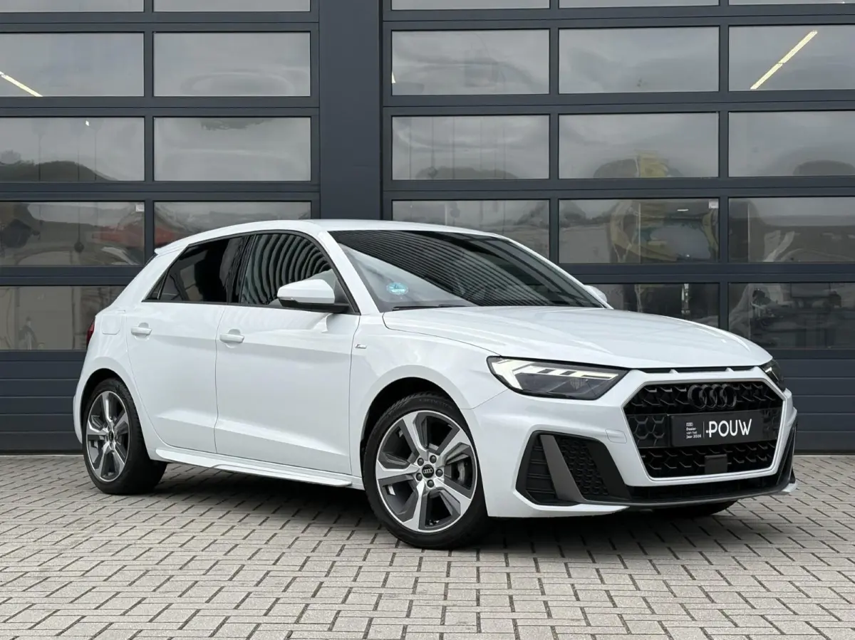 25 TFSI 95pk S Edition | Smartphone interface | Full LED | Zwart optiek | Cruise Control