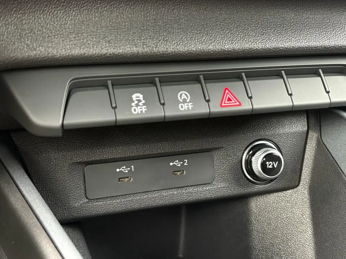 25 TFSI 95pk S Edition | Smartphone interface | Full LED | Zwart optiek | Cruise Control