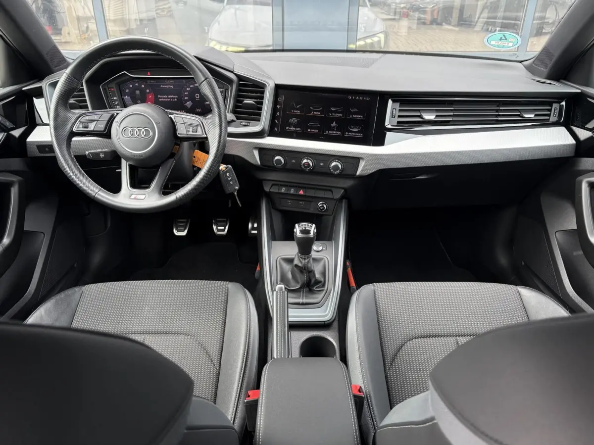 25 TFSI 95pk S Edition | Smartphone interface | Full LED | Zwart optiek | Cruise Control