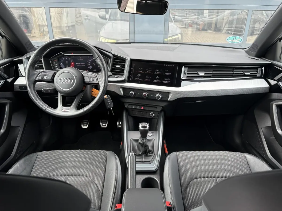 25 TFSI 95pk S Edition | Smartphone interface | Full LED | Zwart optiek | Cruise Control