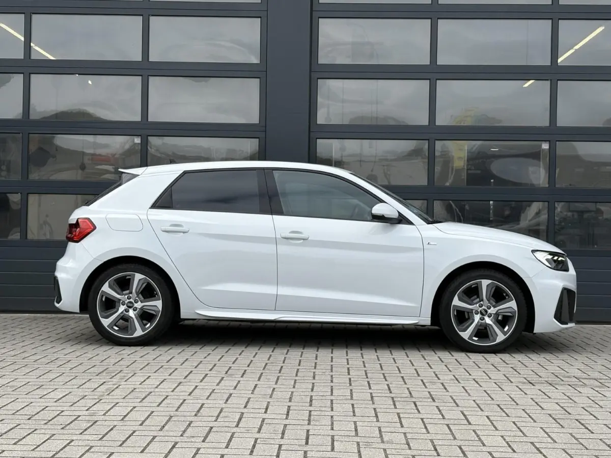 25 TFSI 95pk S Edition | Smartphone interface | Full LED | Zwart optiek | Cruise Control