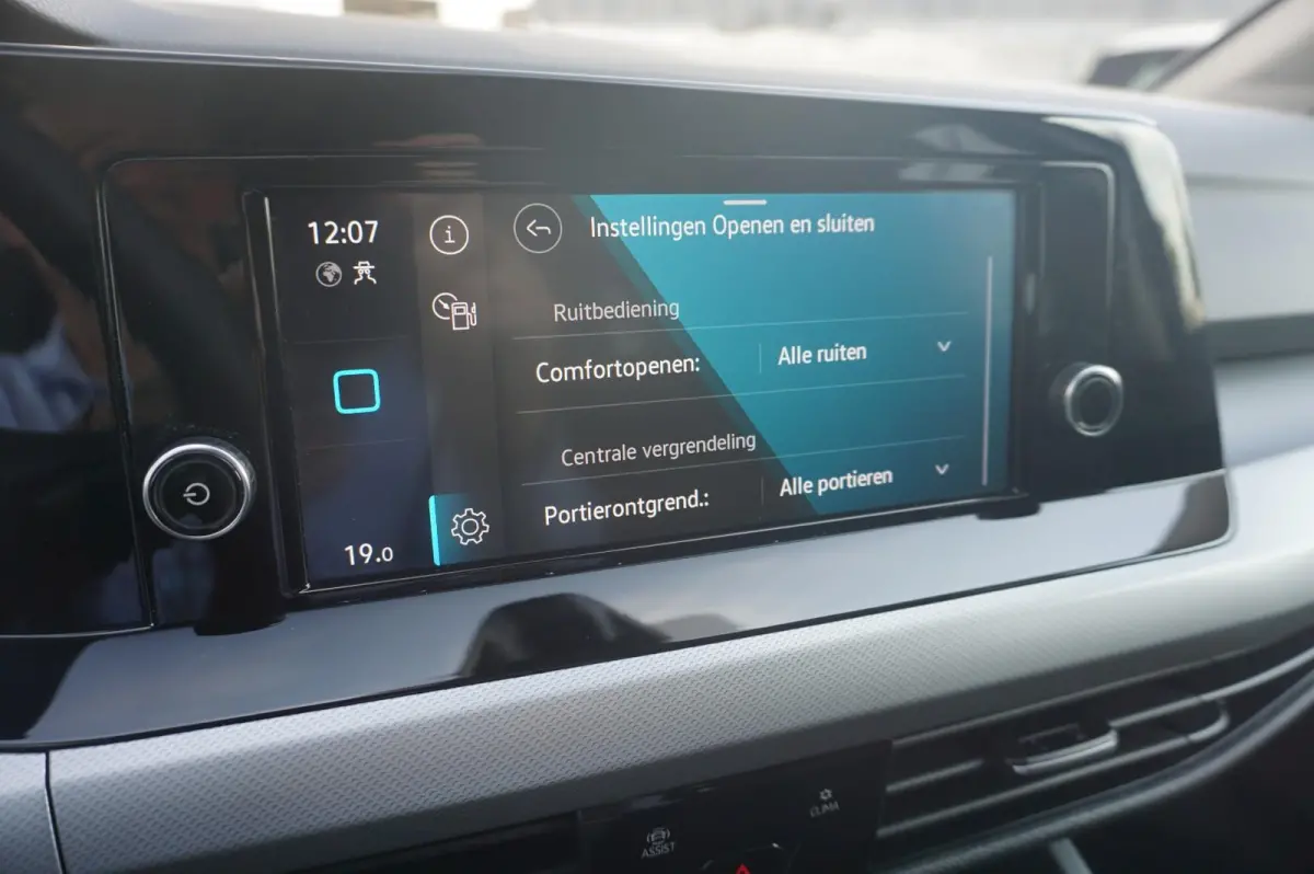 1.0 TSI 90pk | Applecarplay & Androidauto | Keyless Start | Climatronic |