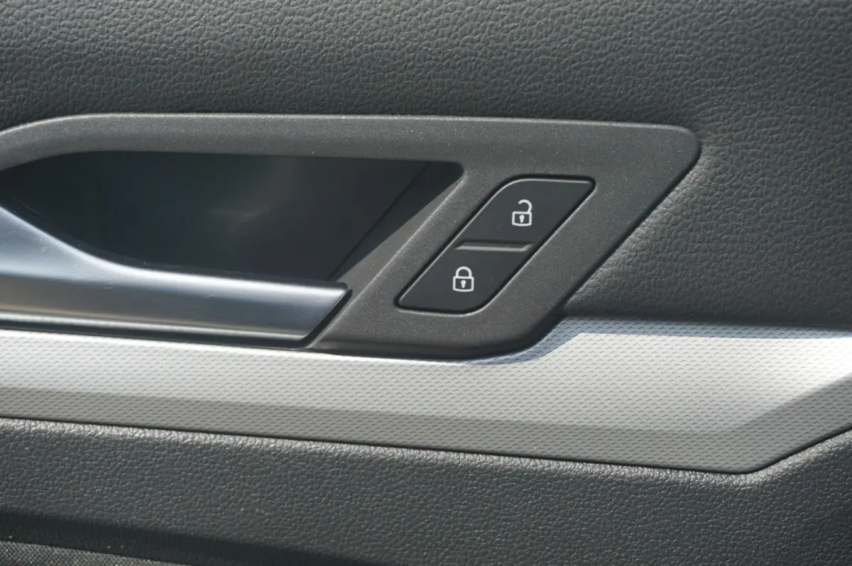 1.0 TSI 90pk | Applecarplay & Androidauto | Keyless Start | Climatronic |