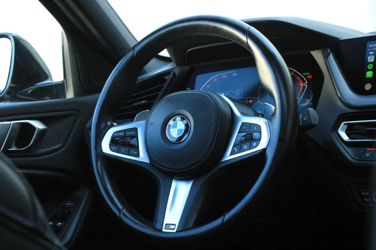 120i High Executive M Sport Pano Stoelverwarming