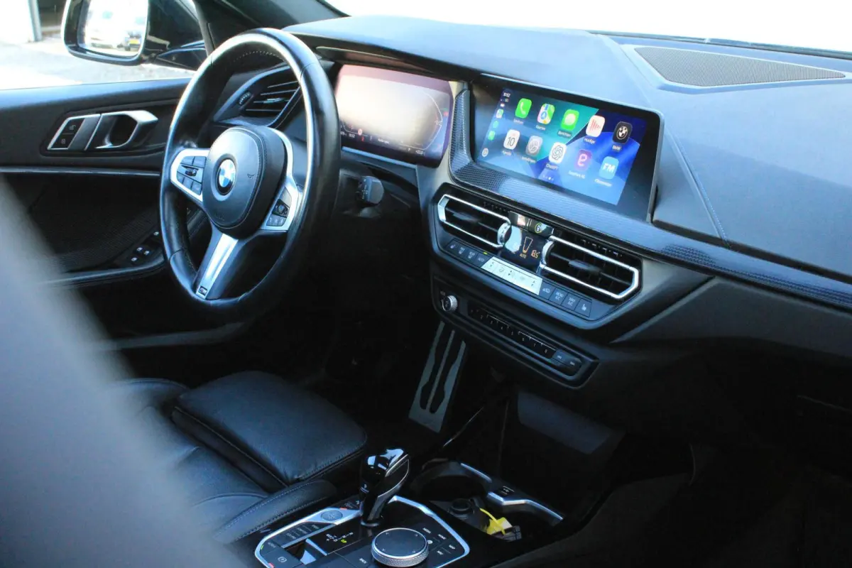 120i High Executive M Sport Pano Stoelverwarming