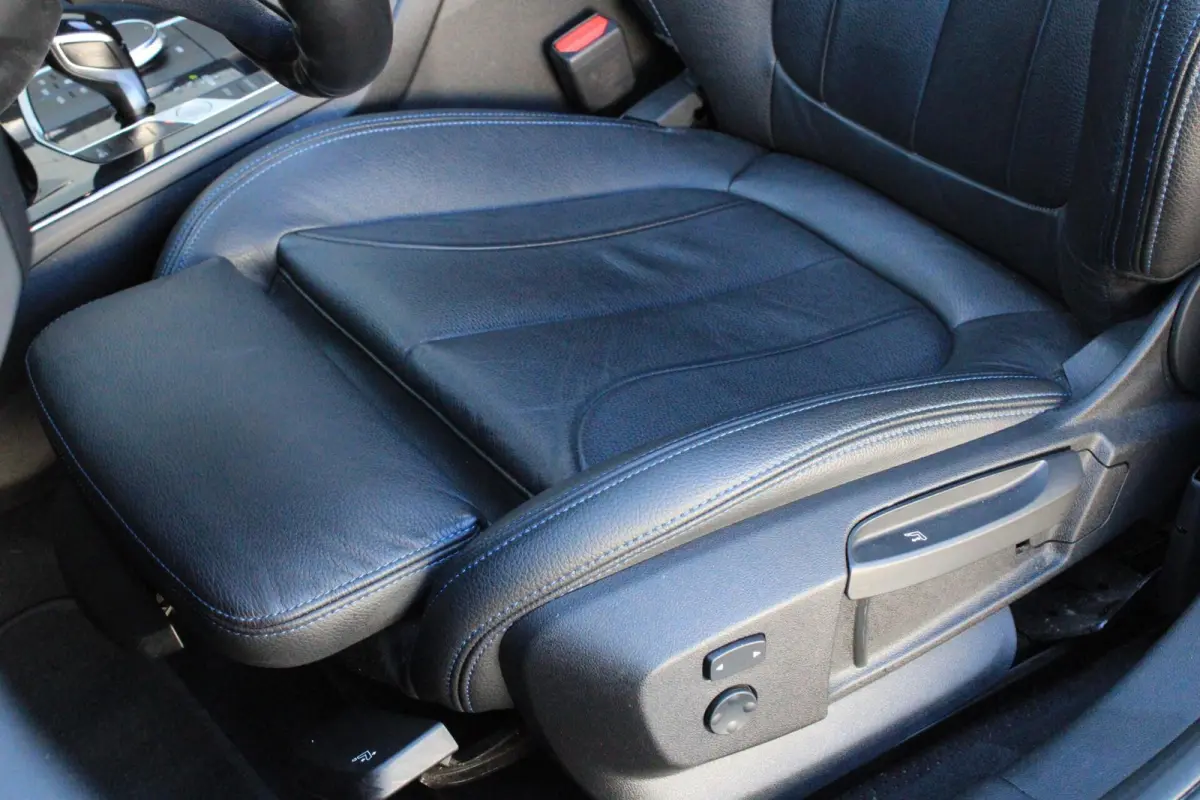 120i High Executive M Sport Pano Stoelverwarming