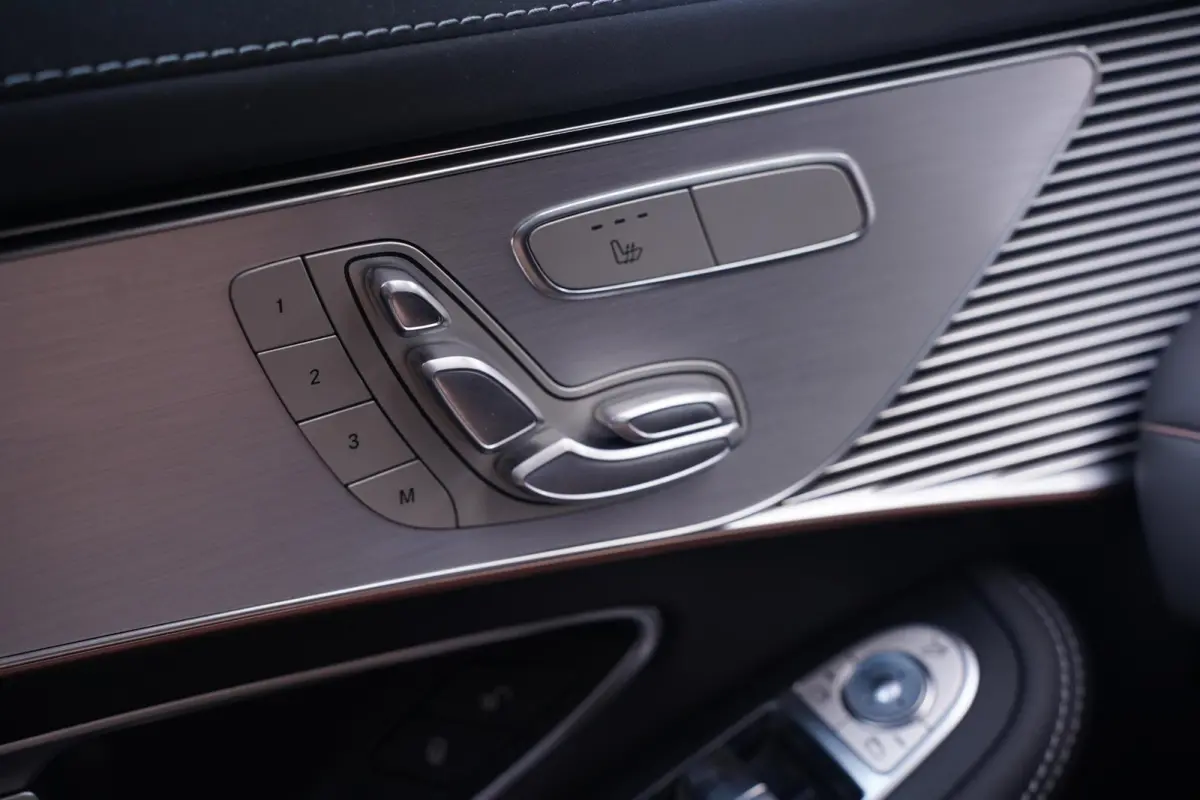 400 4MATIC AMG Line 80 kWh 1e eigen. NAP SOH 96% Navigatie Excellence-pack Premium-Pack Rijassist-Pack wegklapbare-trekhaak 21"-lmv ECC ACC schuif/kantel-dak MEMO Sportstoelen half leder ver