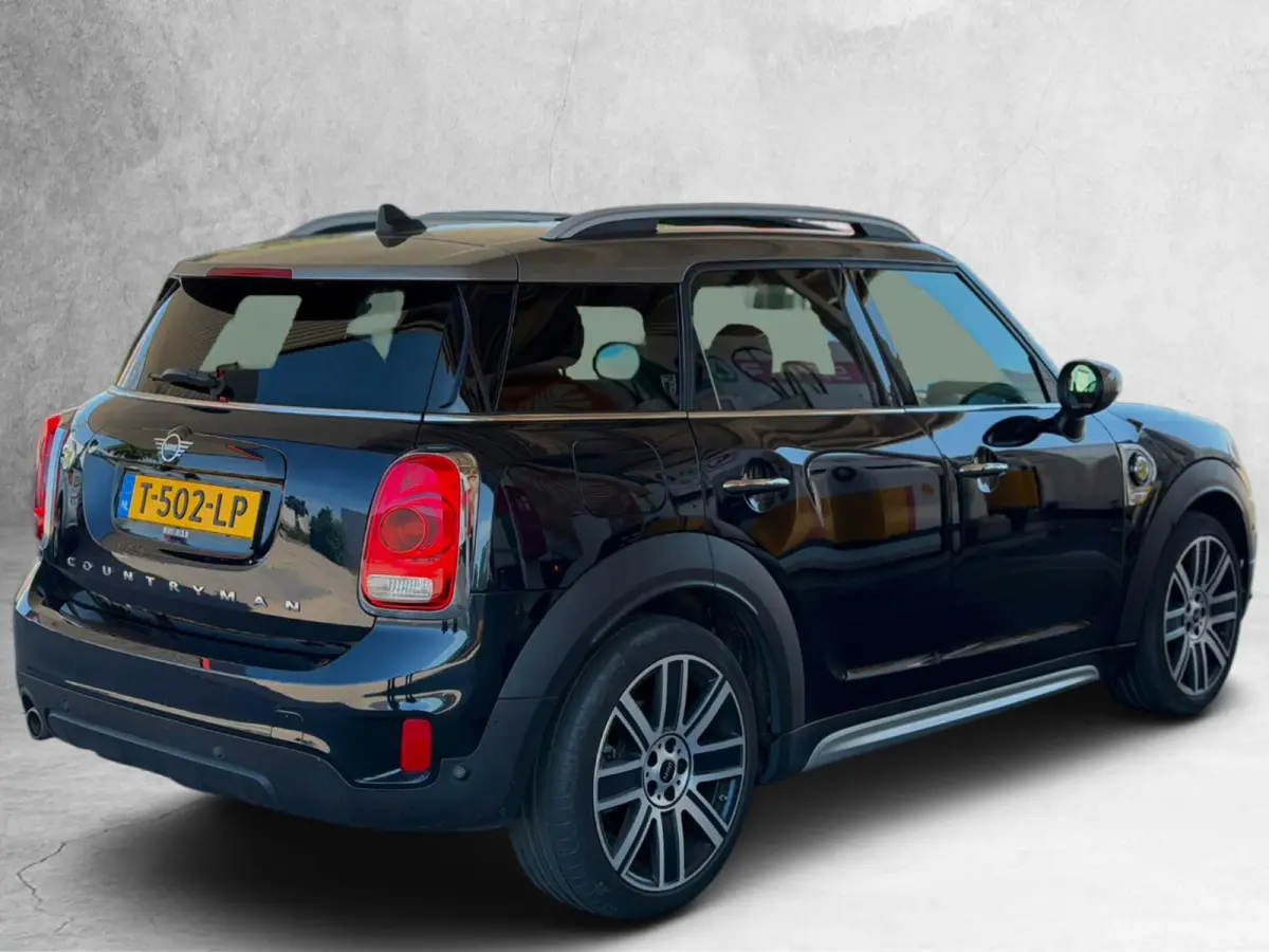 1.5 Cooper ALL4 Chili (Dealer OndH, Panorama, Head-up, Camera, Addapt Cruise, Stoelv, Navi, Etc)