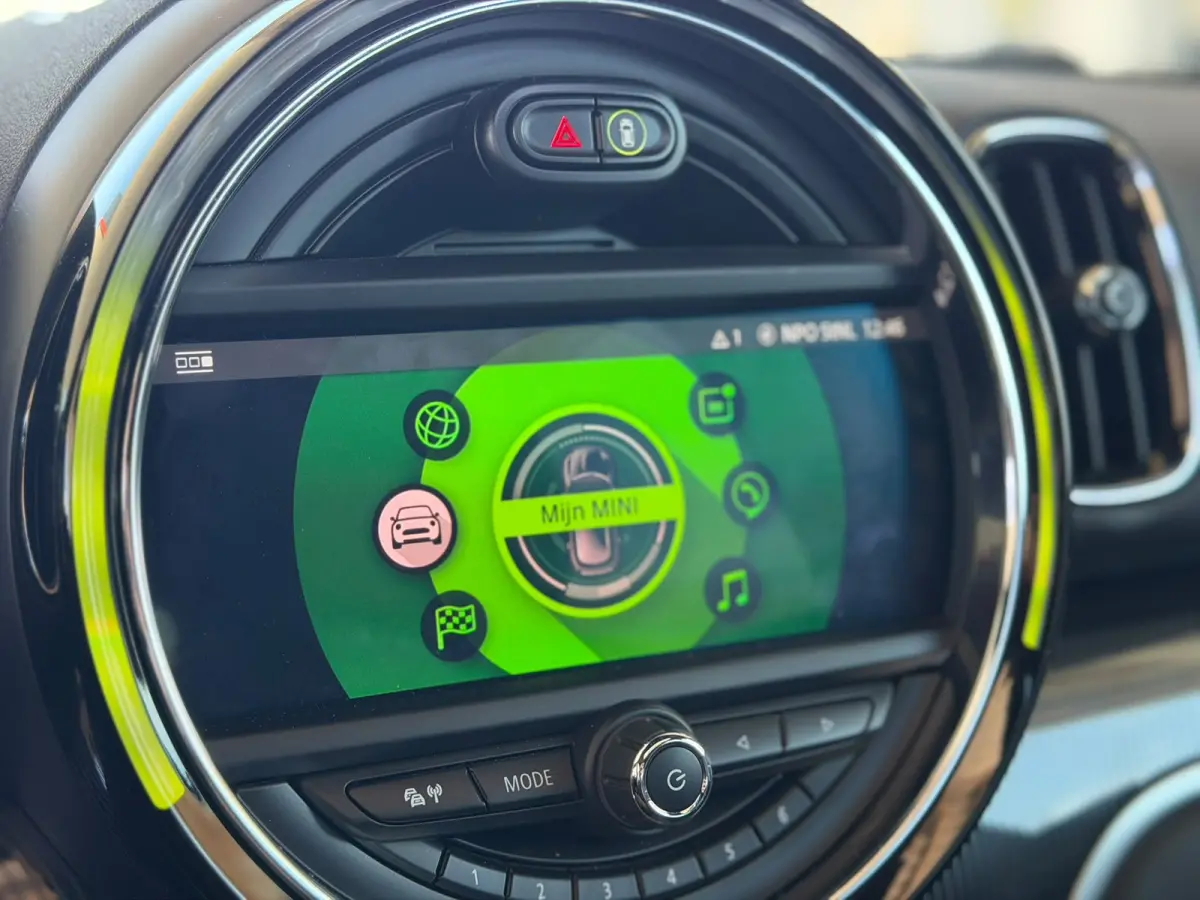 1.5 Cooper ALL4 Chili (Dealer OndH, Panorama, Head-up, Camera, Addapt Cruise, Stoelv, Navi, Etc)