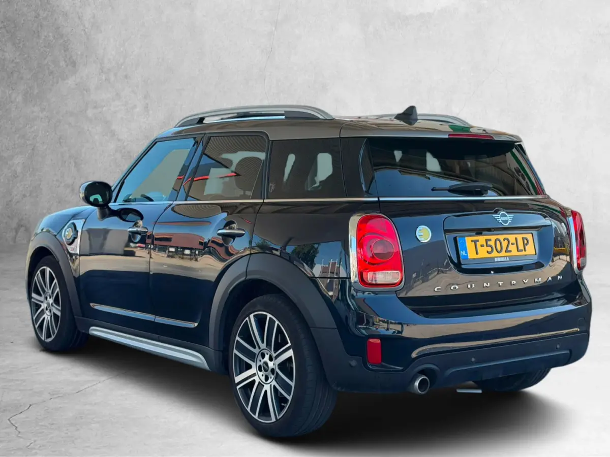 1.5 Cooper ALL4 Chili (Dealer OndH, Panorama, Head-up, Camera, Addapt Cruise, Stoelv, Navi, Etc)