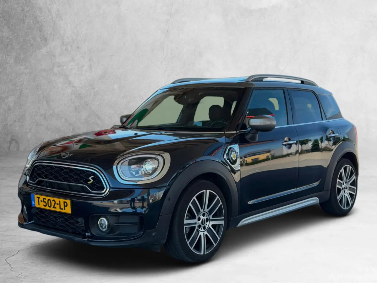 1.5 Cooper ALL4 Chili (Dealer OndH, Panorama, Head-up, Camera, Addapt Cruise, Stoelv, Navi, Etc)