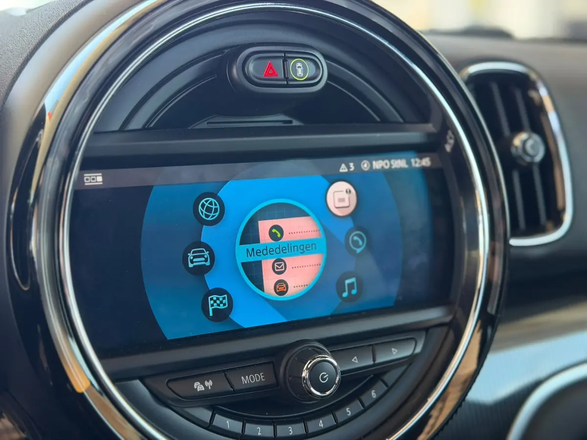 1.5 Cooper ALL4 Chili (Dealer OndH, Panorama, Head-up, Camera, Addapt Cruise, Stoelv, Navi, Etc)