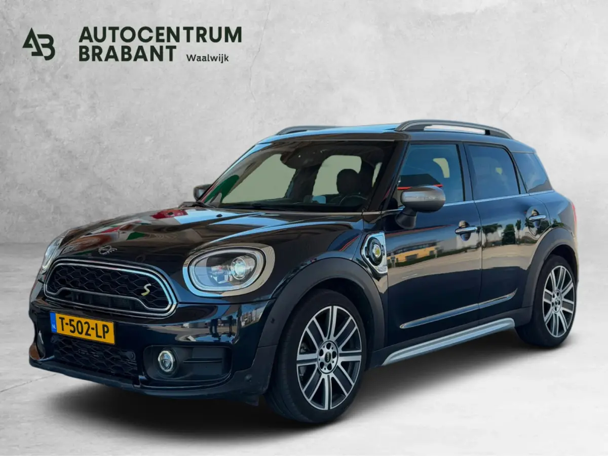 1.5 Cooper ALL4 Chili (Dealer OndH, Panorama, Head-up, Camera, Addapt Cruise, Stoelv, Navi, Etc)