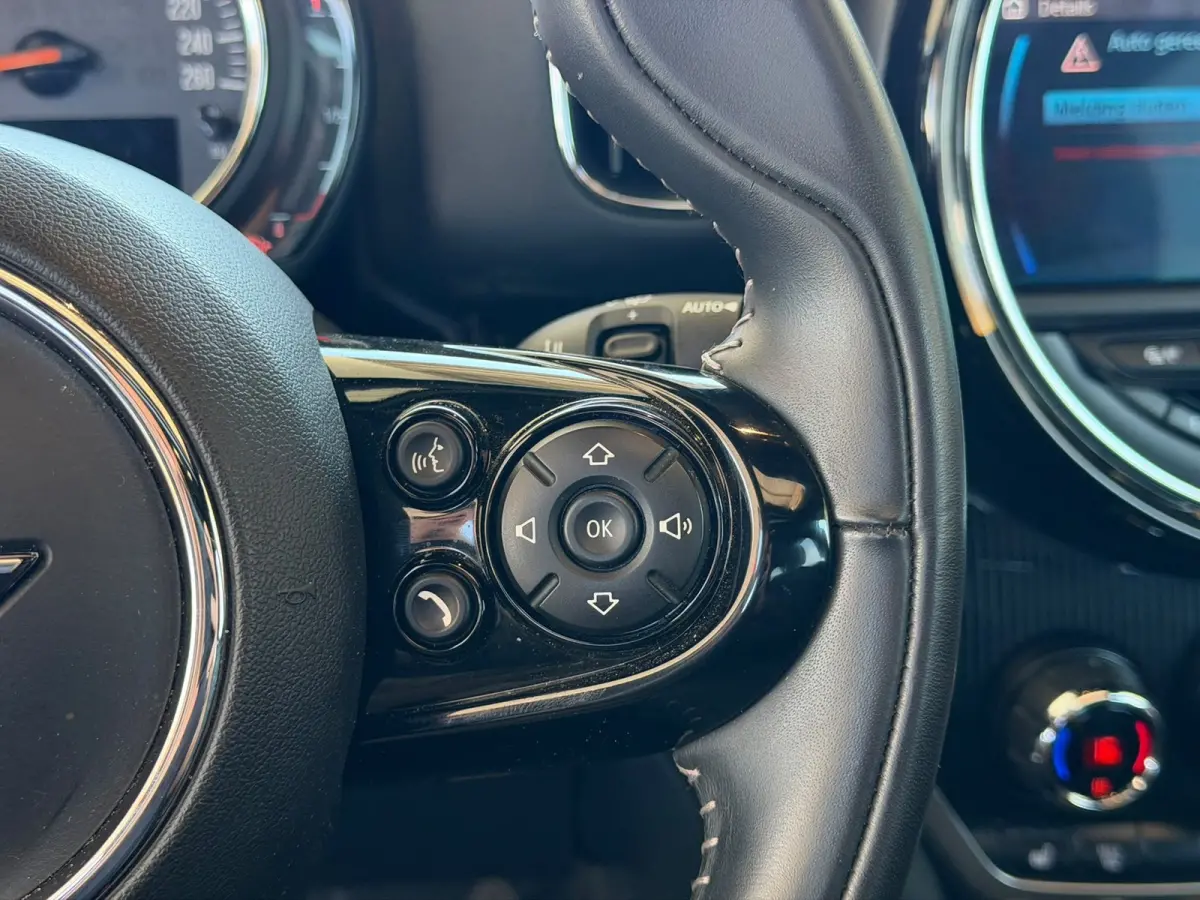 1.5 Cooper ALL4 Chili (Dealer OndH, Panorama, Head-up, Camera, Addapt Cruise, Stoelv, Navi, Etc)