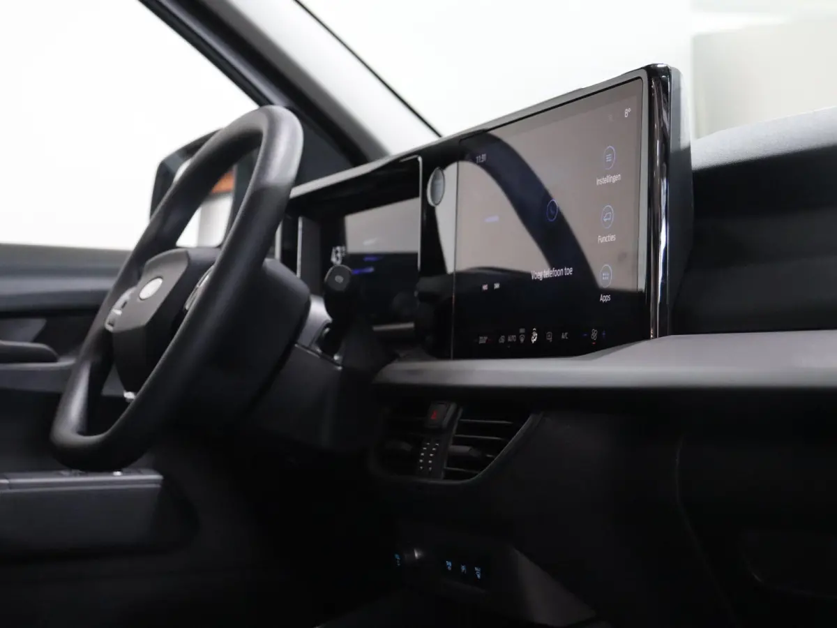 Trend 46 kWh PARKEERSENSOREN V+A, CARPLAY, CRUISE CONTROL, ACHTERUITRIJ CAMERA, 16'' RESERVEWIEL, LED LAADRUIMTEVERLICHTING , LAADVLOERBESCHERMING, RUBBER , TREKHAAK
