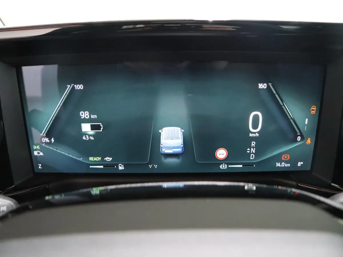 Trend 46 kWh PARKEERSENSOREN V+A, CARPLAY, CRUISE CONTROL, ACHTERUITRIJ CAMERA, 16'' RESERVEWIEL, LED LAADRUIMTEVERLICHTING , LAADVLOERBESCHERMING, RUBBER , TREKHAAK