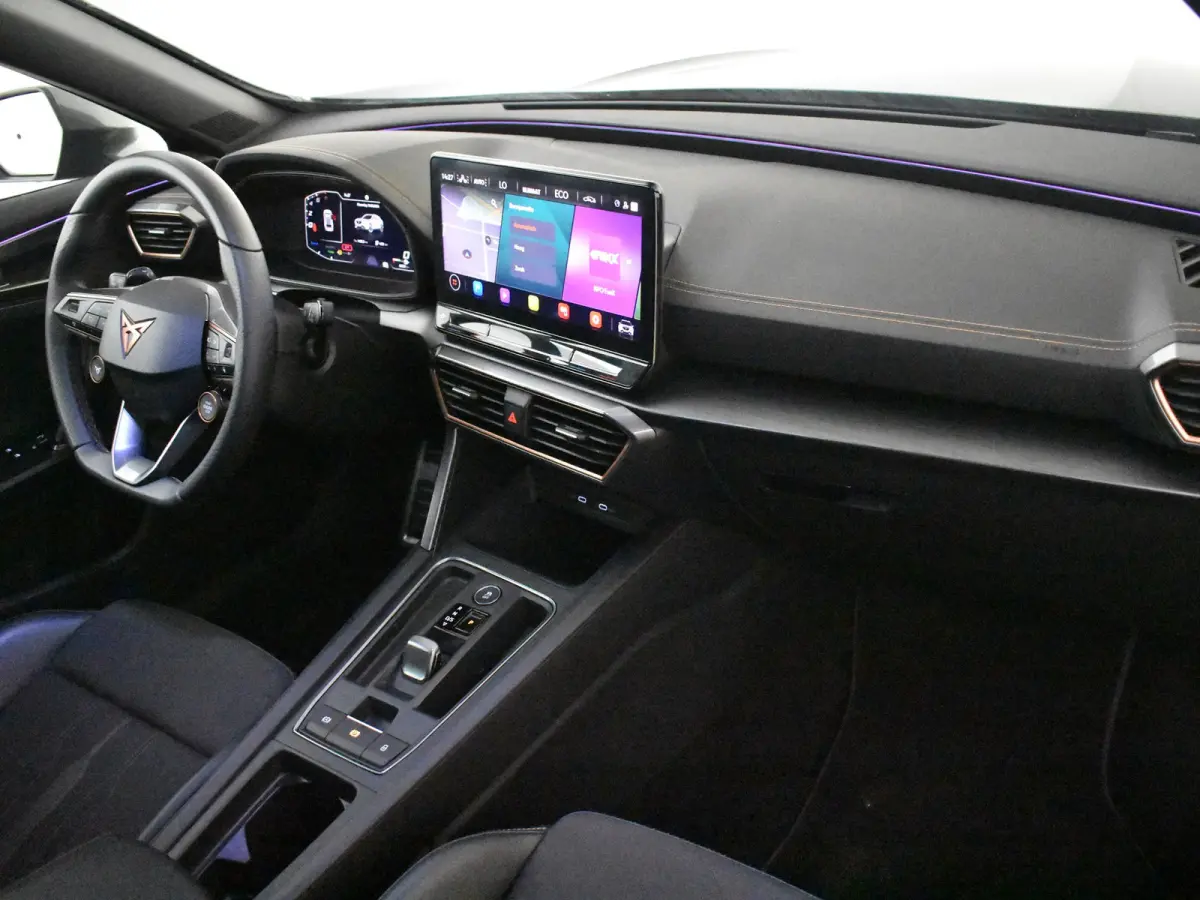 1.4 e-Hybrid VZ Performance 245PK DSG/AUTO | Camera | Cr. Control adaptief | Dodehoek detectie | Parkeer assistent  | Stoel/stuurverwarming | Elekt achterklep | App connect | Navigatie | LED
