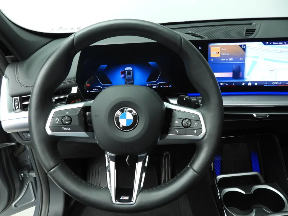 sDrive18i | M-Sportpakket | LED | Navigatie | Panoramadak | Sportstoelen | Elektr. zetels | DAB | Alu 18 inch