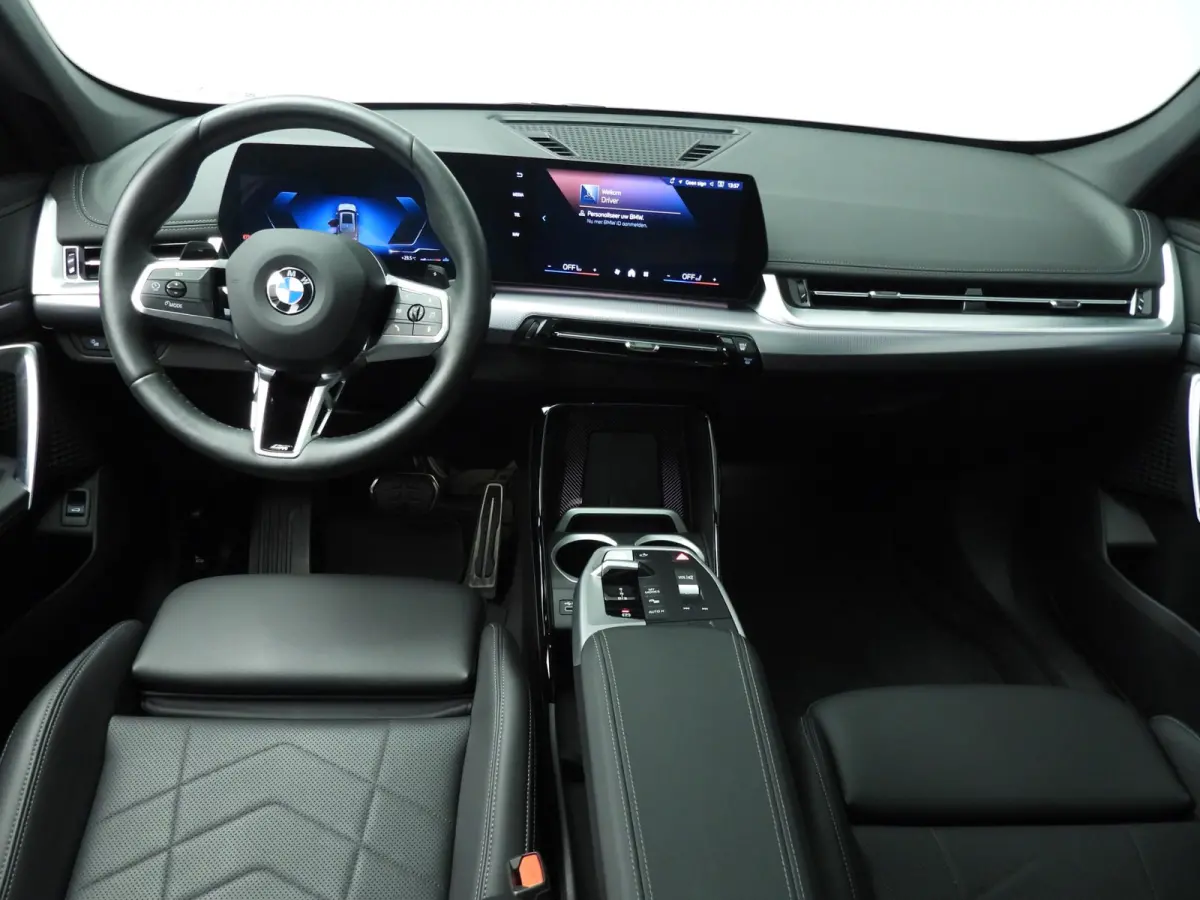 sDrive18i | M-Sportpakket | LED | Navigatie | Panoramadak | Sportstoelen | Elektr. zetels | DAB | Alu 18 inch