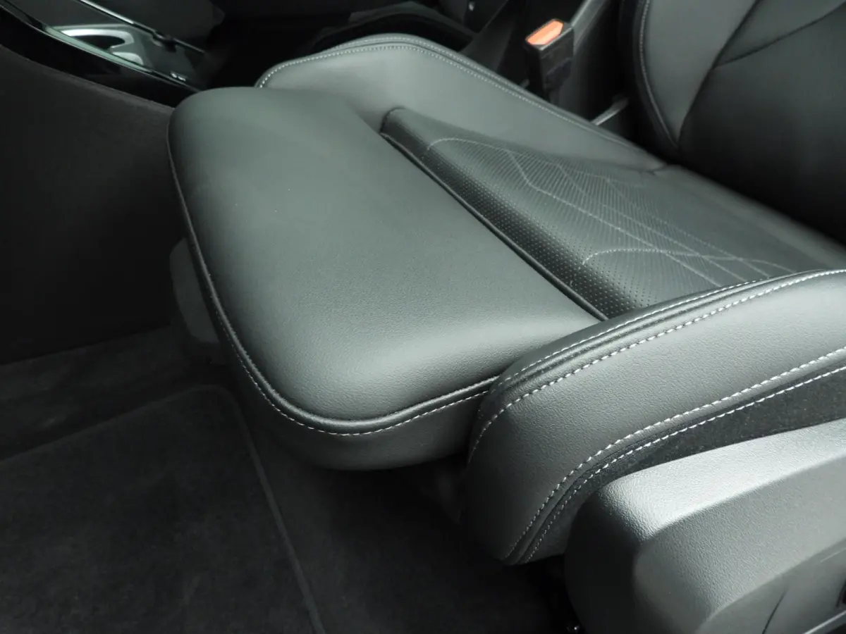 sDrive18i | M-Sportpakket | LED | Navigatie | Panoramadak | Sportstoelen | Elektr. zetels | DAB | Alu 18 inch