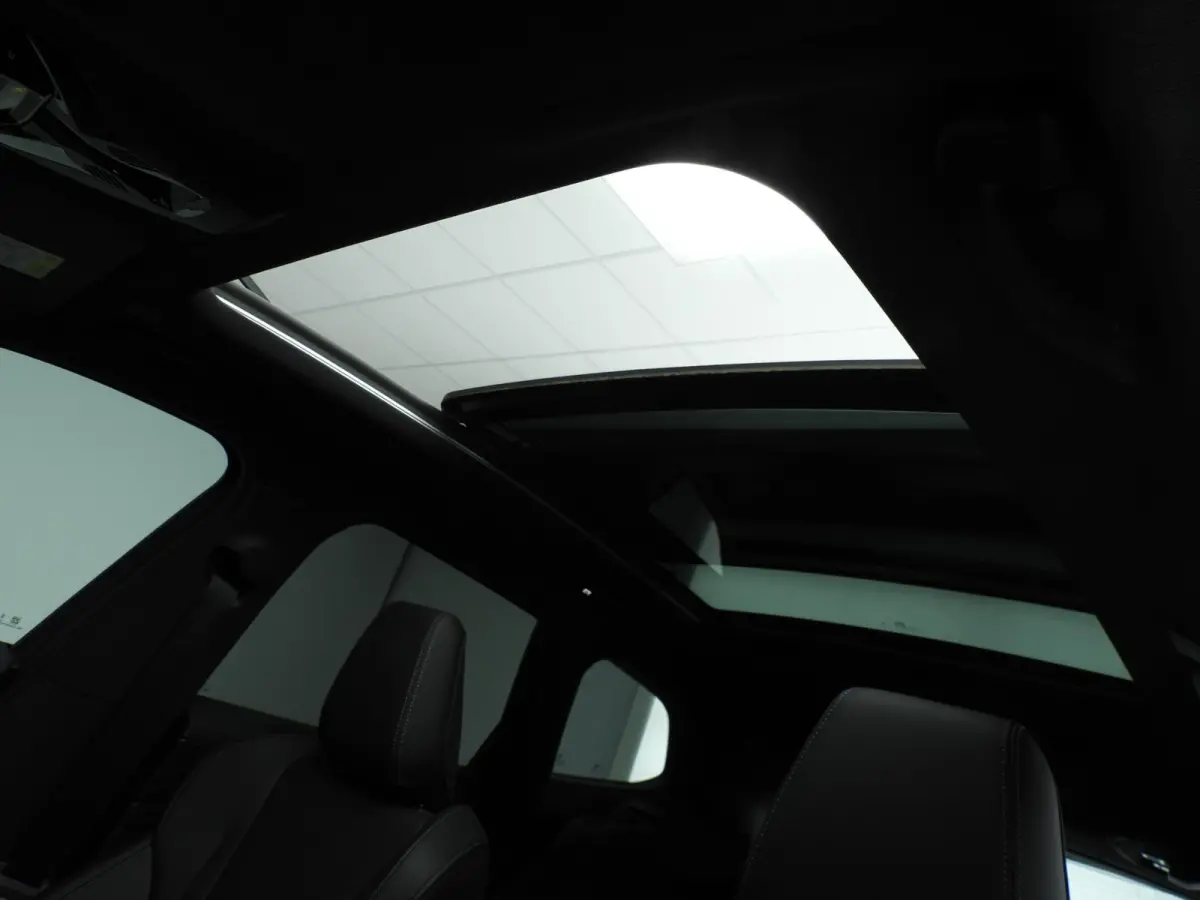 sDrive18i | M-Sportpakket | LED | Navigatie | Panoramadak | Sportstoelen | Elektr. zetels | DAB | Alu 18 inch