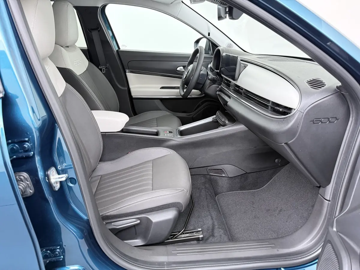 La Prima | 10,25" touchscreen radio met Bluetooth, DAB & USB | Automatische airconditioning | Extra getint glas achter