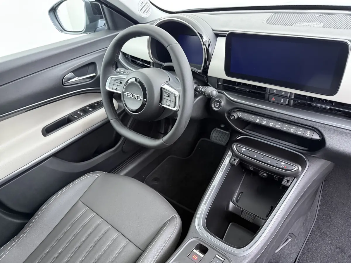 La Prima | 10,25" touchscreen radio met Bluetooth, DAB & USB | Automatische airconditioning | Extra getint glas achter