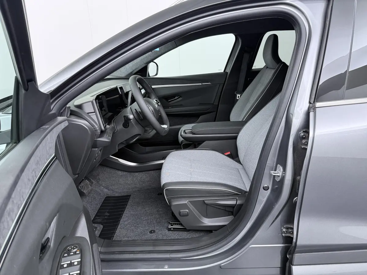 Intense+ 87 kWh | € 3.000 Korting! | 360° Camera | Adaptive Cruise Control | Climate Control | Elektrische Kofferklep | Google Navigatie | Parkeer Assistent | Stoel- en Stuurverwarming