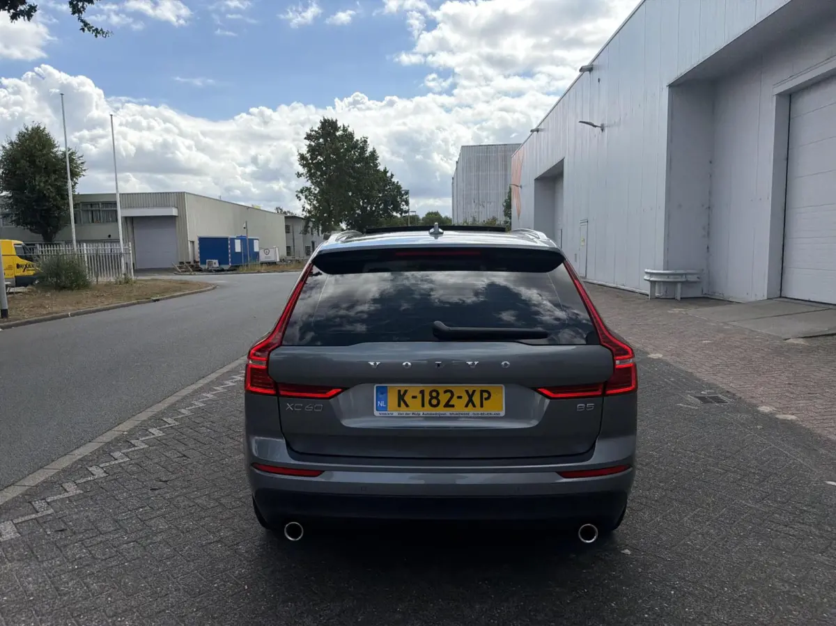 2.0 B5 Momentum Exclusive - NAVI/PANO/CAMERA/NAP