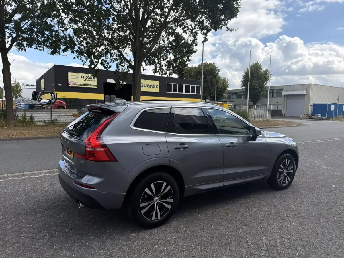 2.0 B5 Momentum Exclusive - NAVI/PANO/CAMERA/NAP