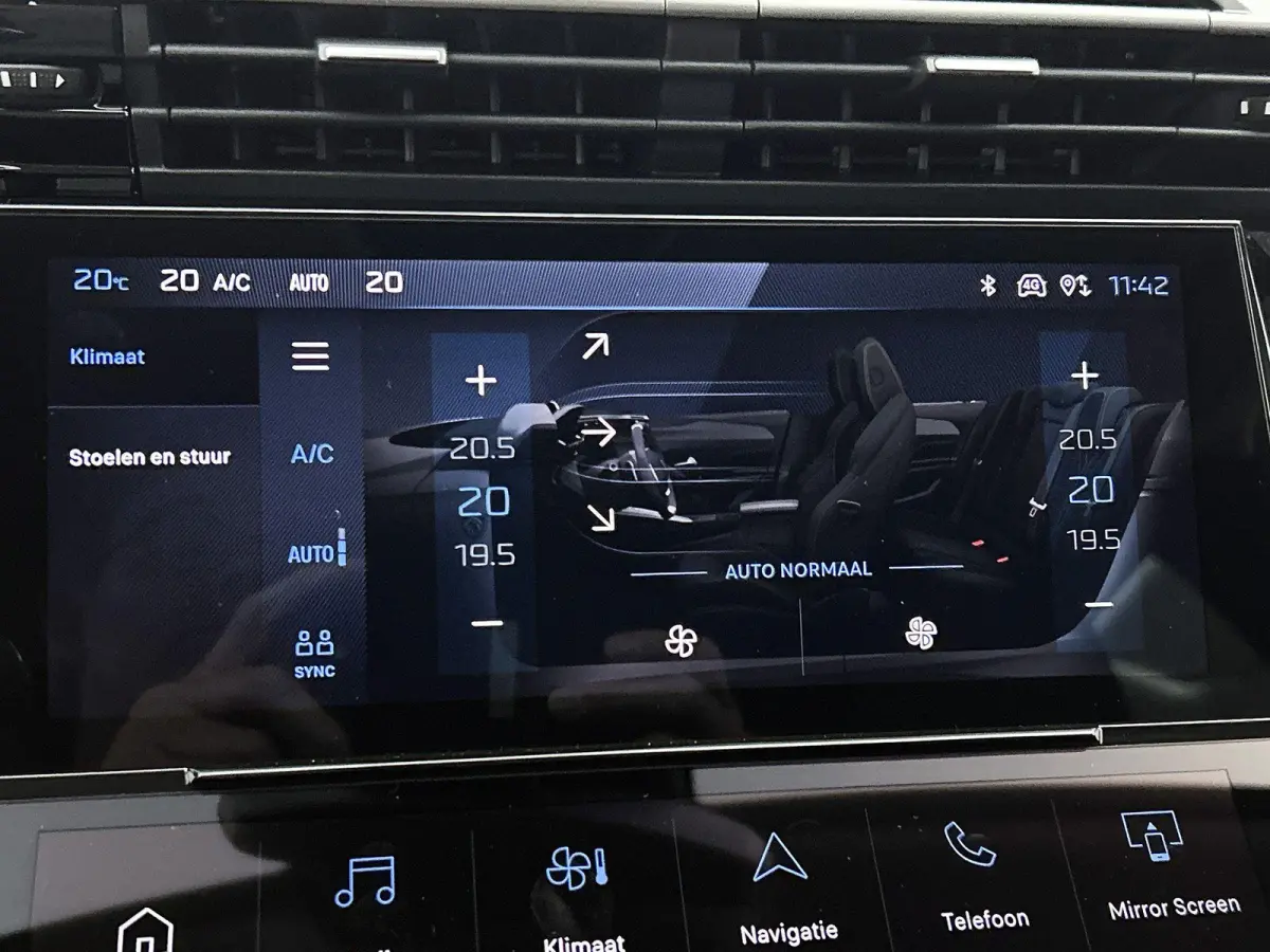 Allure Hybrid 145pk Automaat | DEMO | Nieuw model! | Connected Navigation Pack | 360 Vision & Drive Assist Pack | Comfort Pack | 19" lichtmetalen velgen |