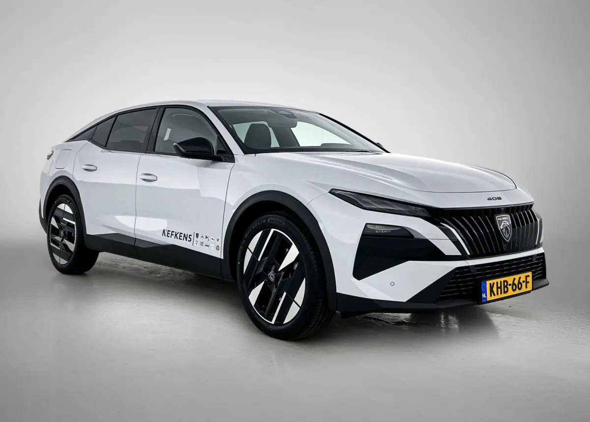 Allure Hybrid 145pk Automaat | DEMO | Nieuw model! | Connected Navigation Pack | 360 Vision & Drive Assist Pack | Comfort Pack | 19" lichtmetalen velgen |