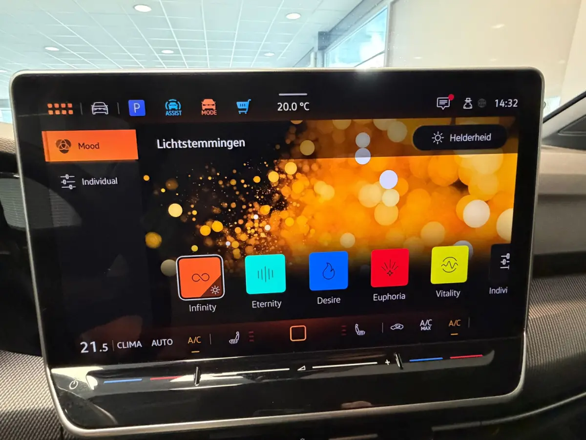 1.5 eTSI AUTOMAAT | R-LINE | 150 PK | CAR PLAY | CAMERA |