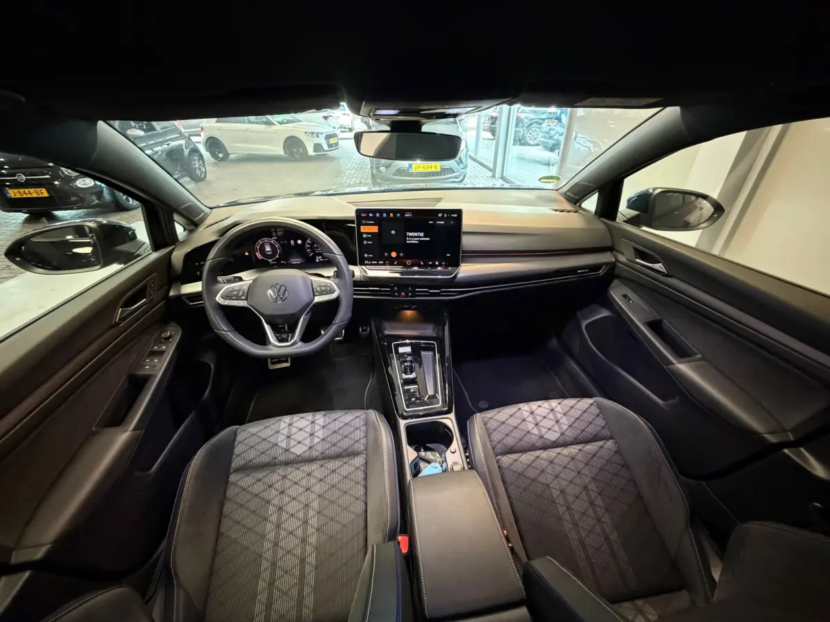 1.5 eTSI AUTOMAAT | R-LINE | 150 PK | CAR PLAY | CAMERA |