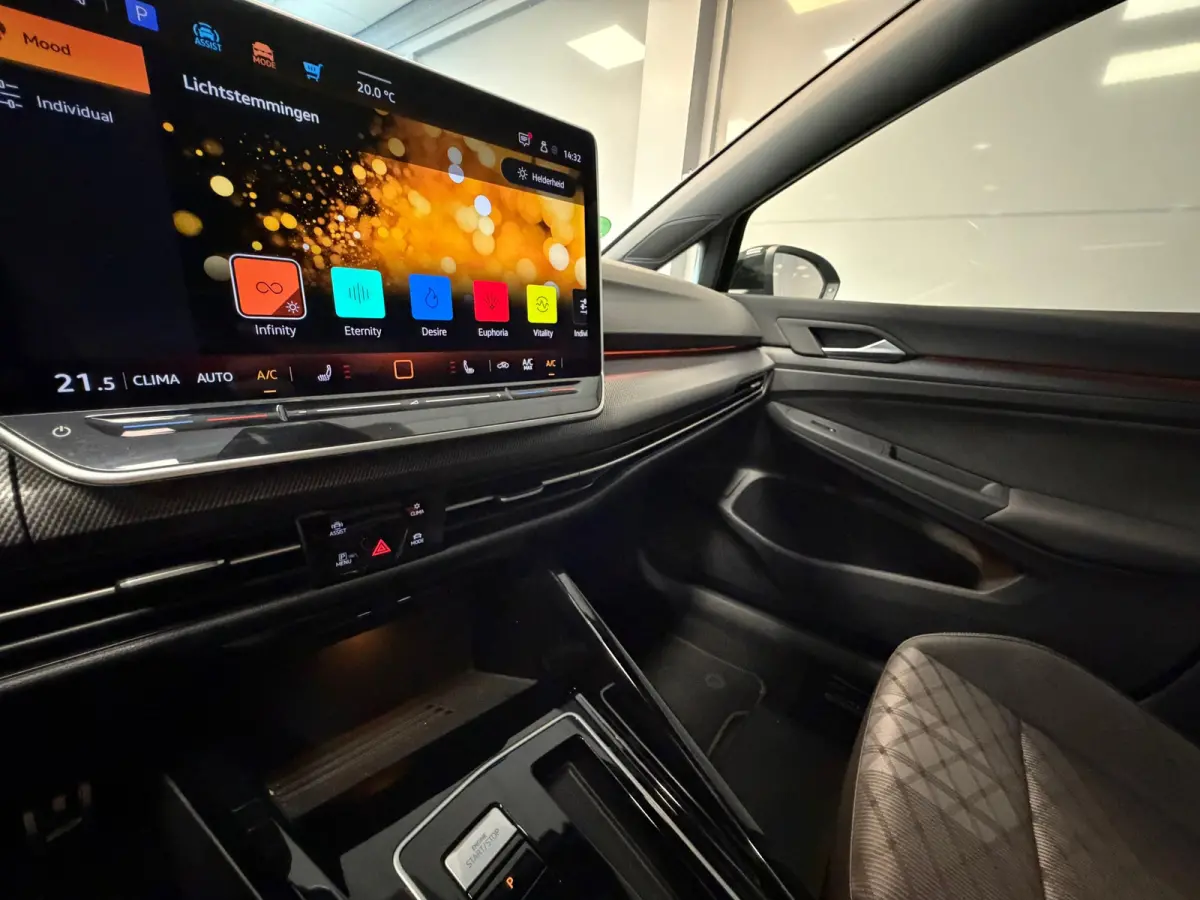 1.5 eTSI AUTOMAAT | R-LINE | 150 PK | CAR PLAY | CAMERA |