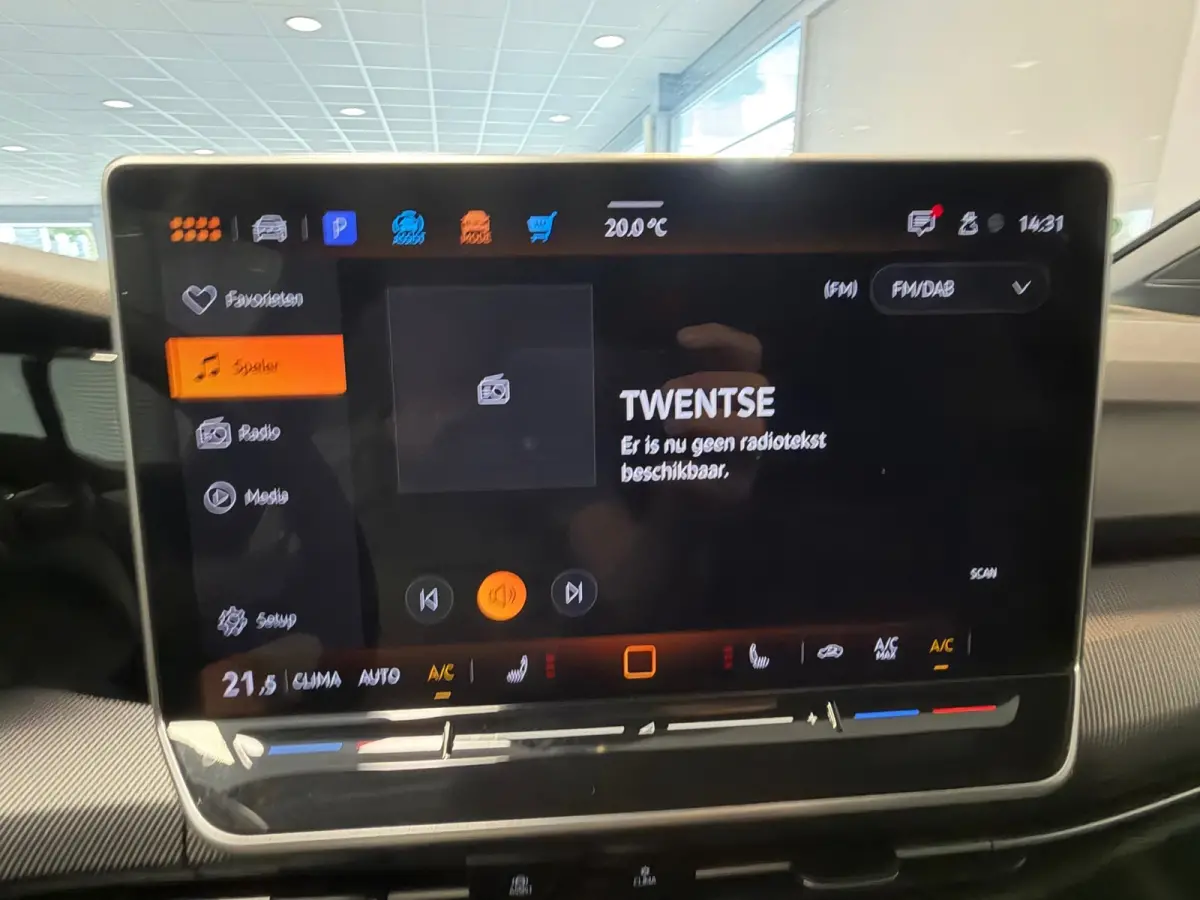 1.5 eTSI AUTOMAAT | R-LINE | 150 PK | CAR PLAY | CAMERA |