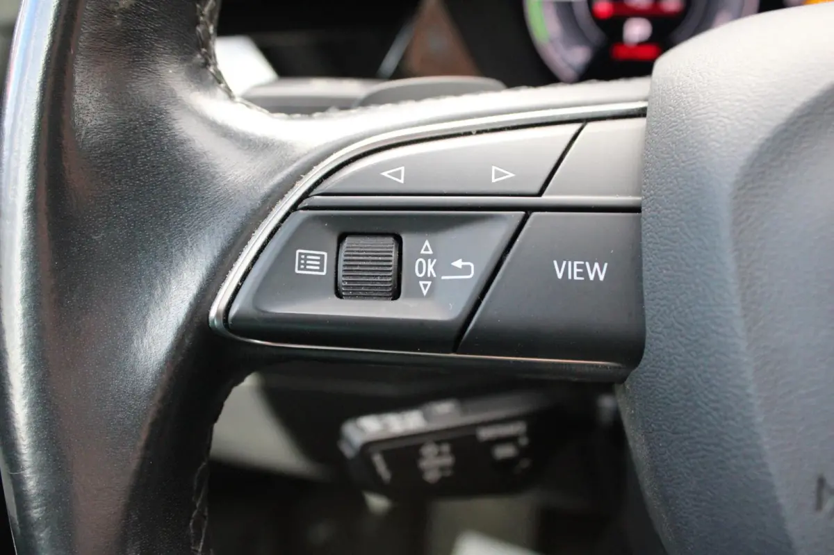 40 TFSIe I VITRUAL I ADAPTIVE I SFEERVERL. I LED I NAVI I PARK. PILO I AUTOMAAT I