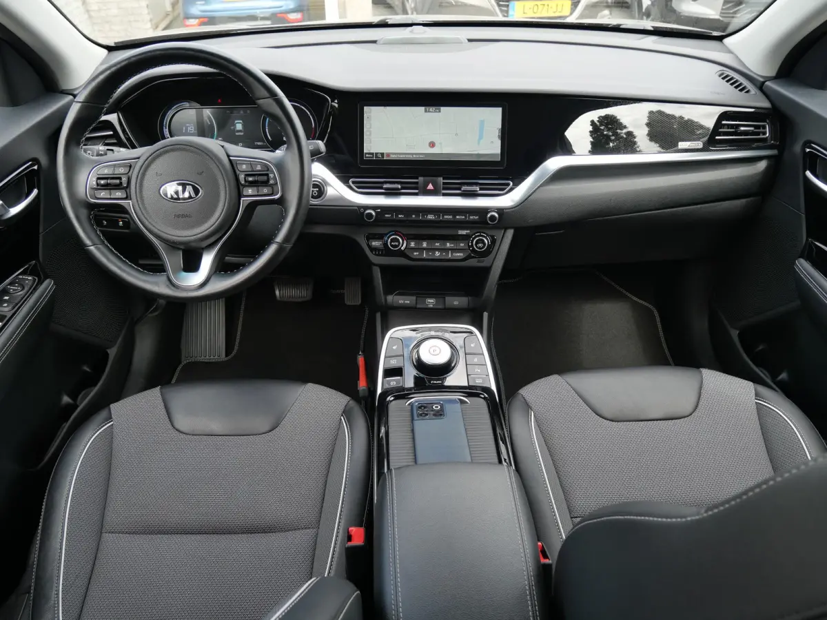 DynamicPlusLine 64 kWh | Cruise | Keyless | Navi | Schuif-kanteldak | Stoel-stuurverwarming |