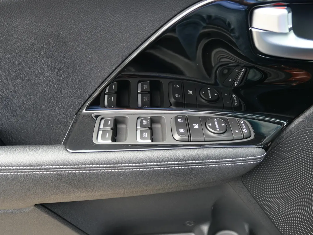 DynamicPlusLine 64 kWh | Cruise | Keyless | Navi | Schuif-kanteldak | Stoel-stuurverwarming |