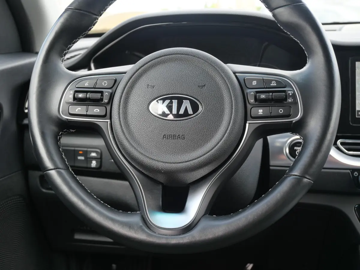 DynamicPlusLine 64 kWh | Cruise | Keyless | Navi | Schuif-kanteldak | Stoel-stuurverwarming |